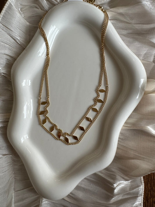 Collier Ras de Cou Élégance Dorée