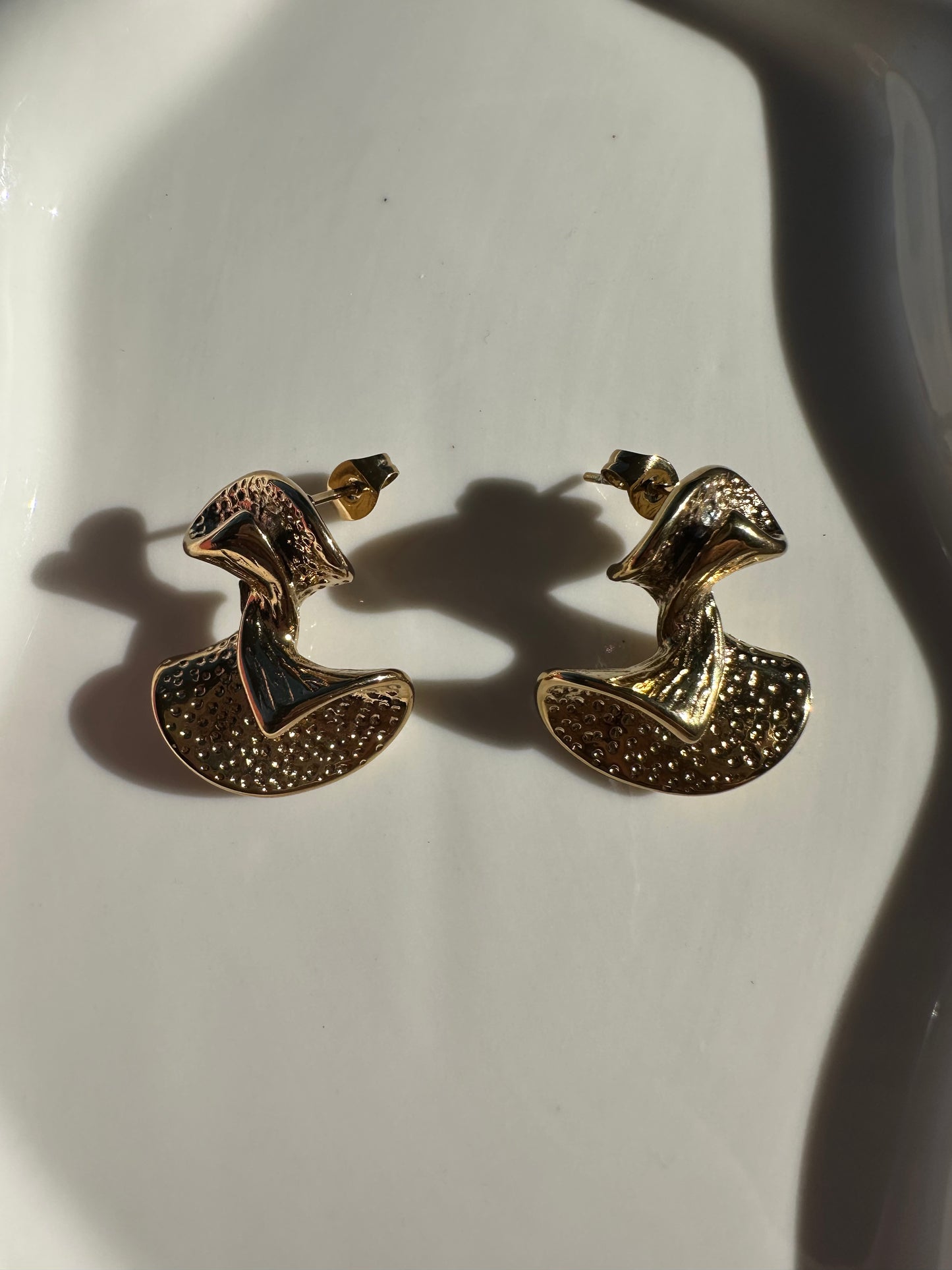 Boucles d'Oreilles Éclipse Dorée